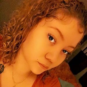 Meet your Posher, Janella